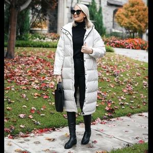 everlane re:down long white puffer size XL hooded